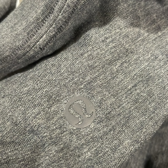 Lululemon Side Tie V-Neck Oversized T-Shirt Heathered Black - Picture 3 of 13